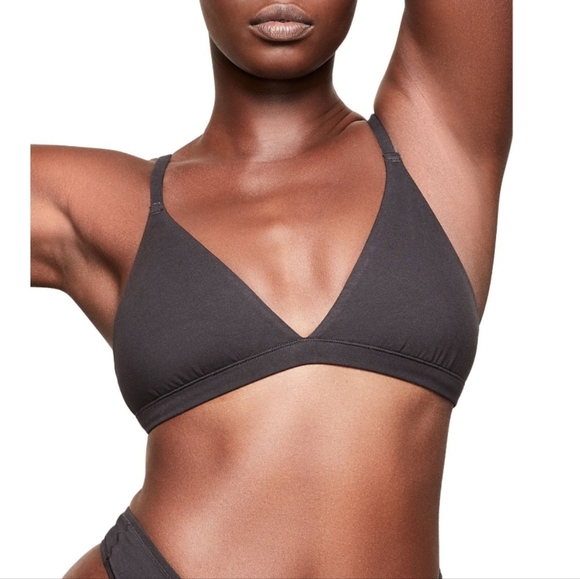 Black triangle bralette - Picture 6 of 6